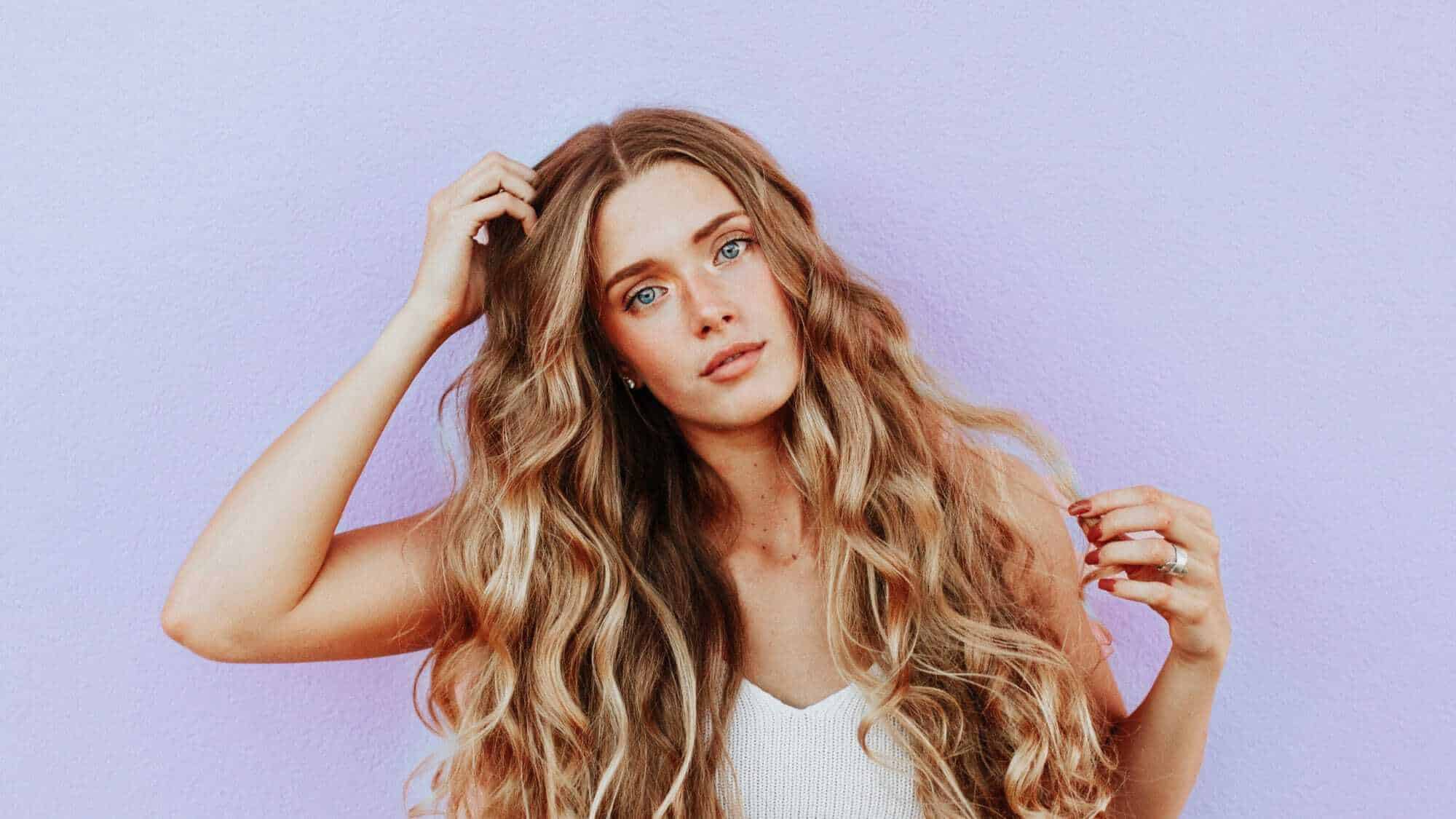 Dry Shampoo Powder vs Dry Shampoo Spray: What’s the Difference?