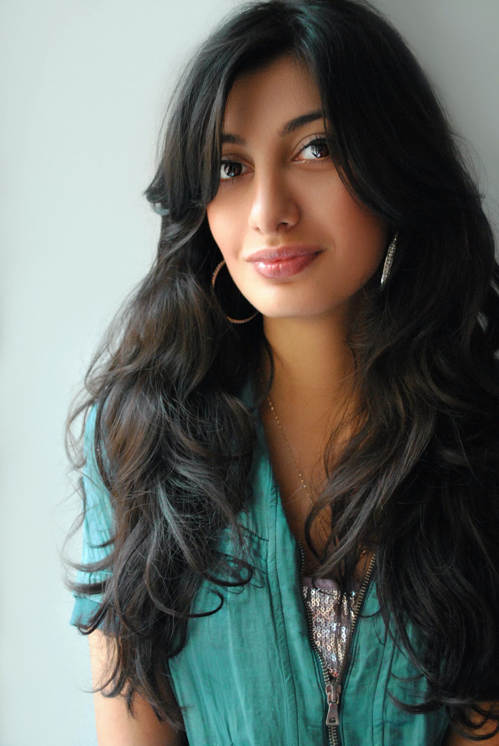 Woman with curtain bangs hairstyle